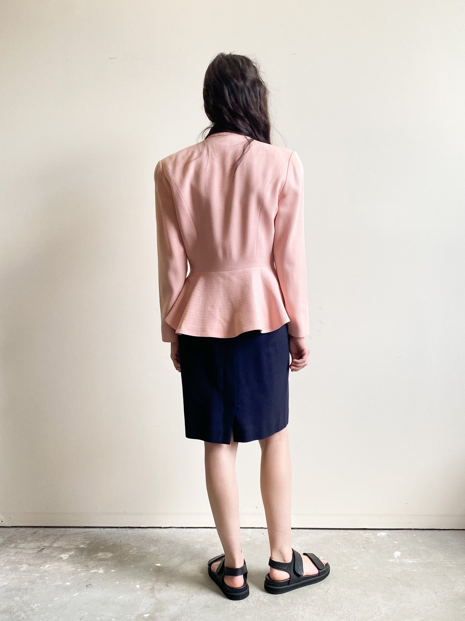 Vintage BICCI Pink and Black 100% Wool Skirt Suit (XS)