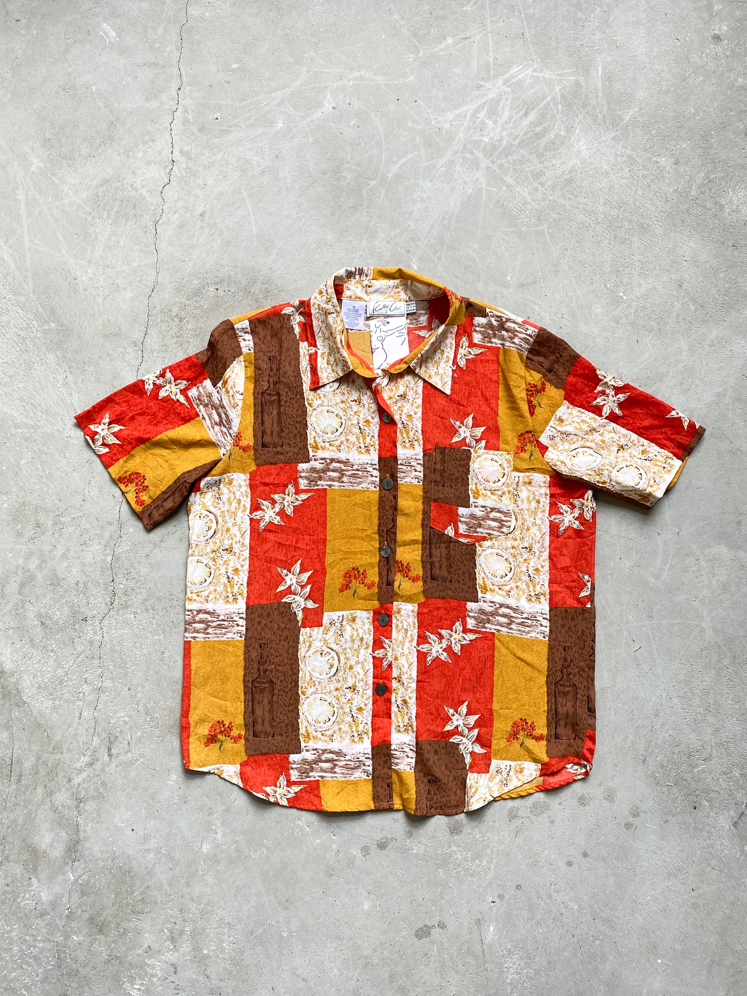 Vintage Red, Yellow, and Brown Patterned Short Sleeve Button Down (L)