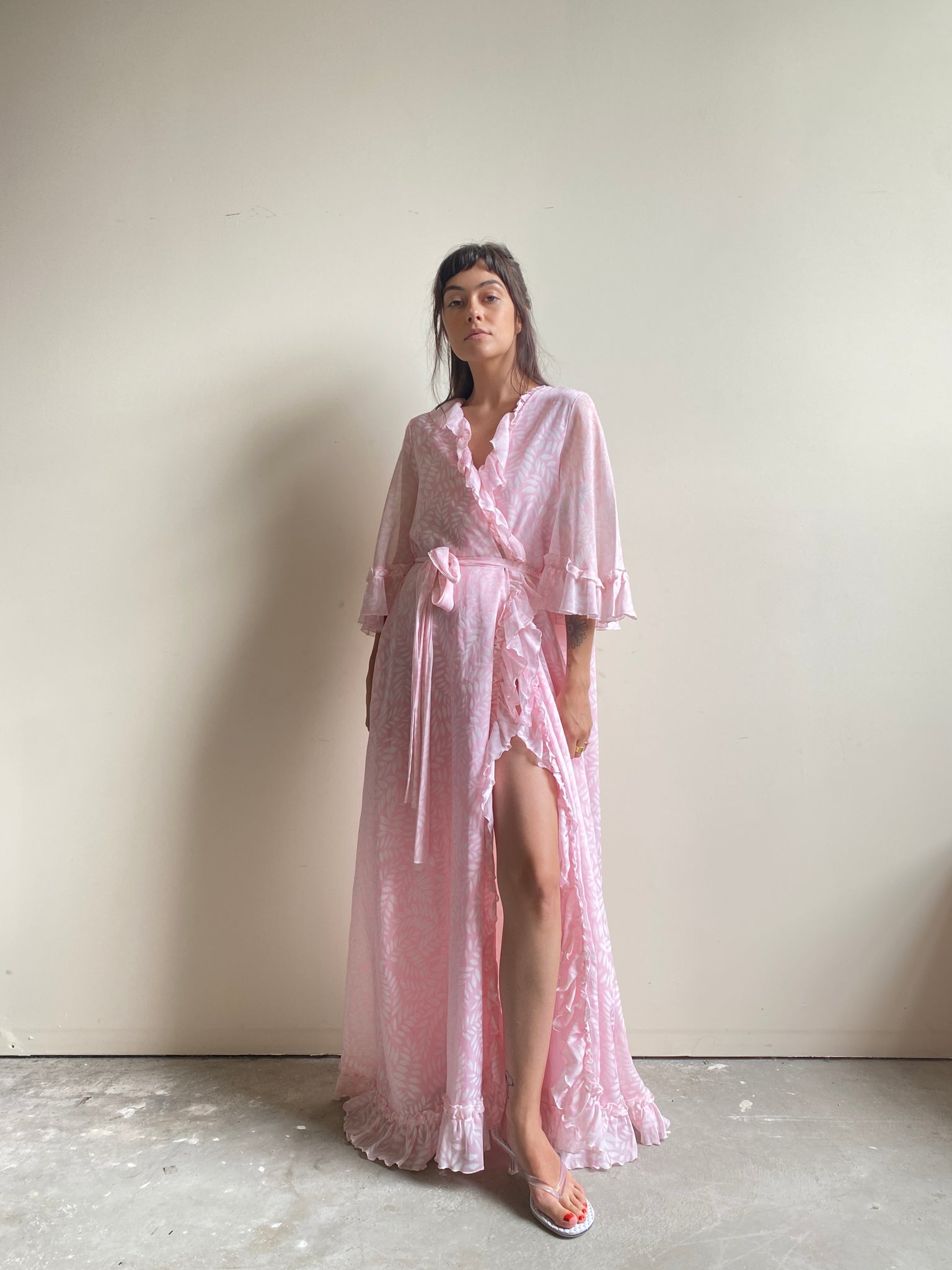 Pink and White Ruffly Vintage Robe (S)