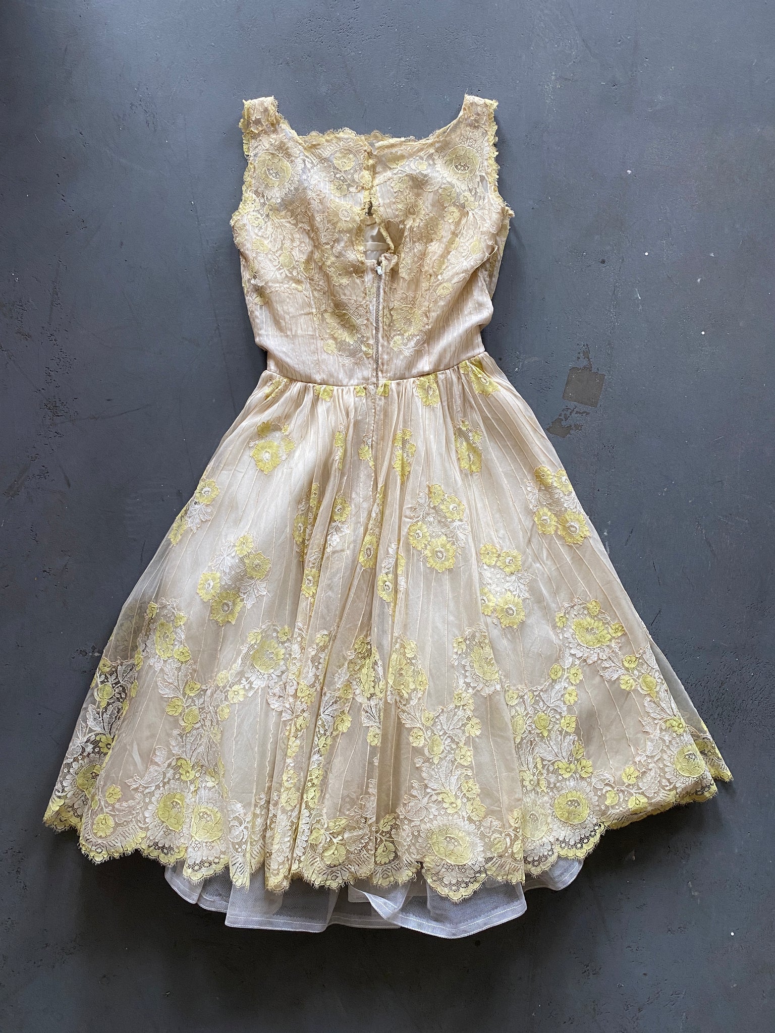 Vintage 1950's Lace & Embroidered Dress (XS)
