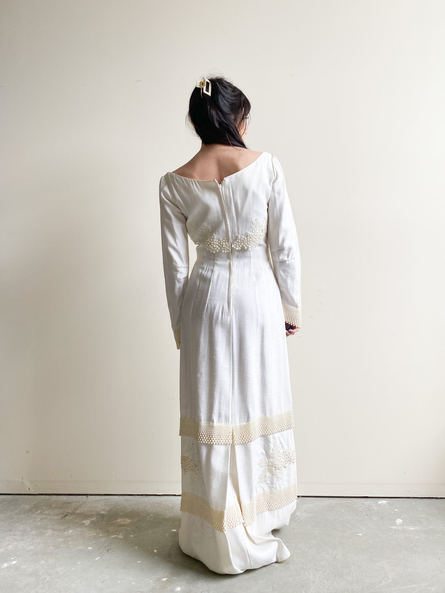 Vintage White Boat Neck Long Sleeved Gown (S)