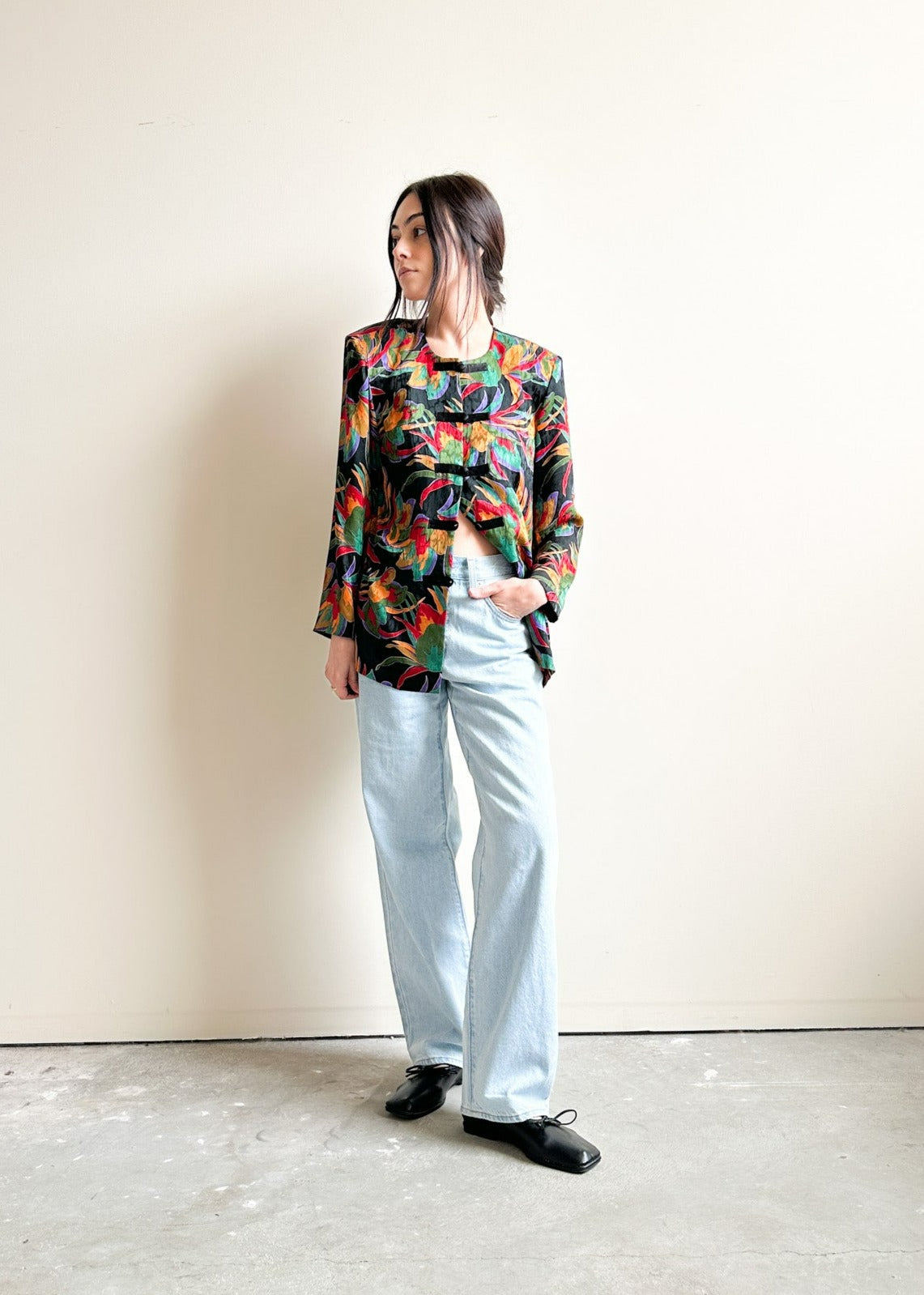 Tropical Print Silk Blouse with Mandarin-Style Buttons (S/M)