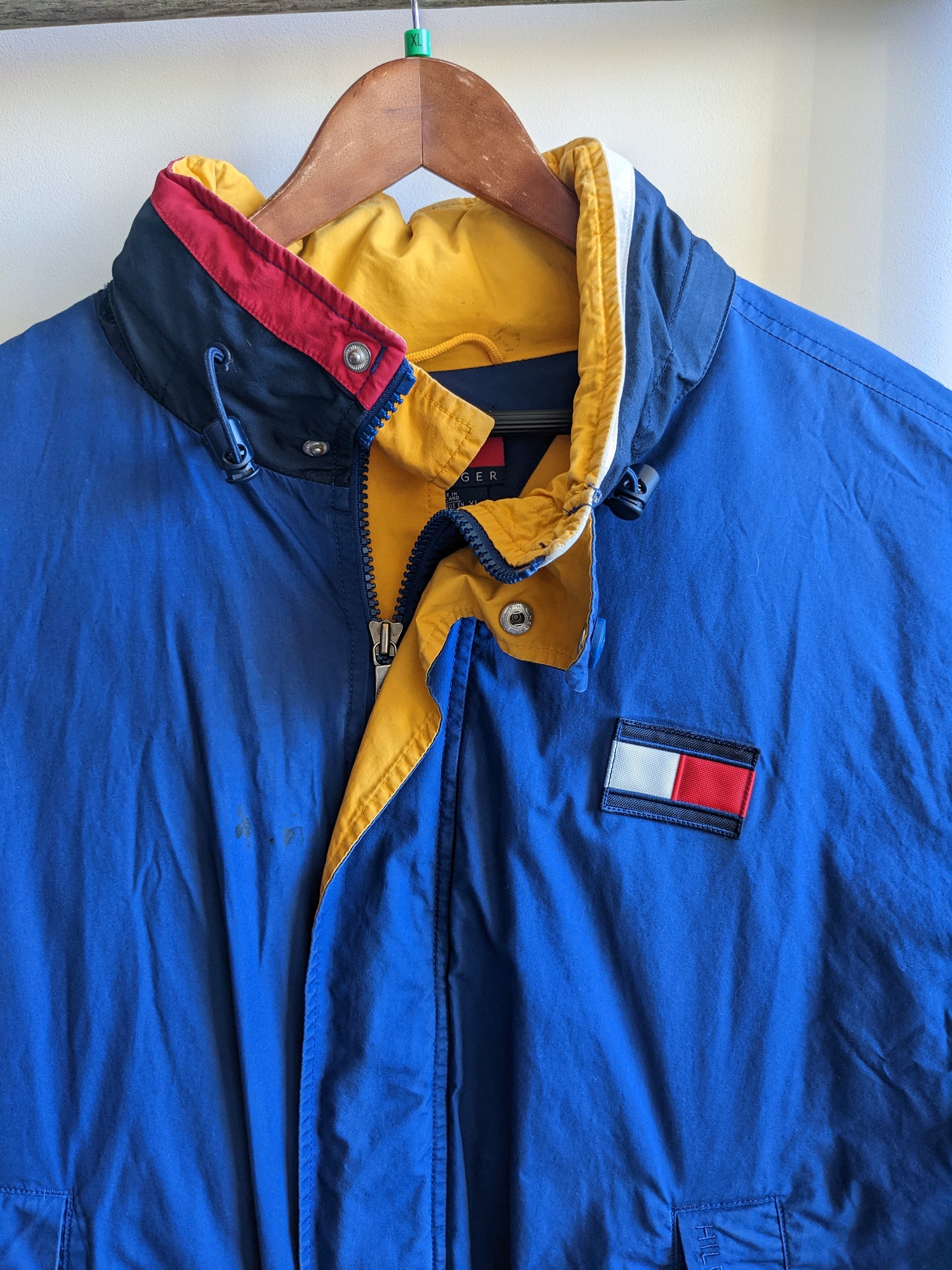 Tommy Hilfiger Vintage Winter Jacket (XL)