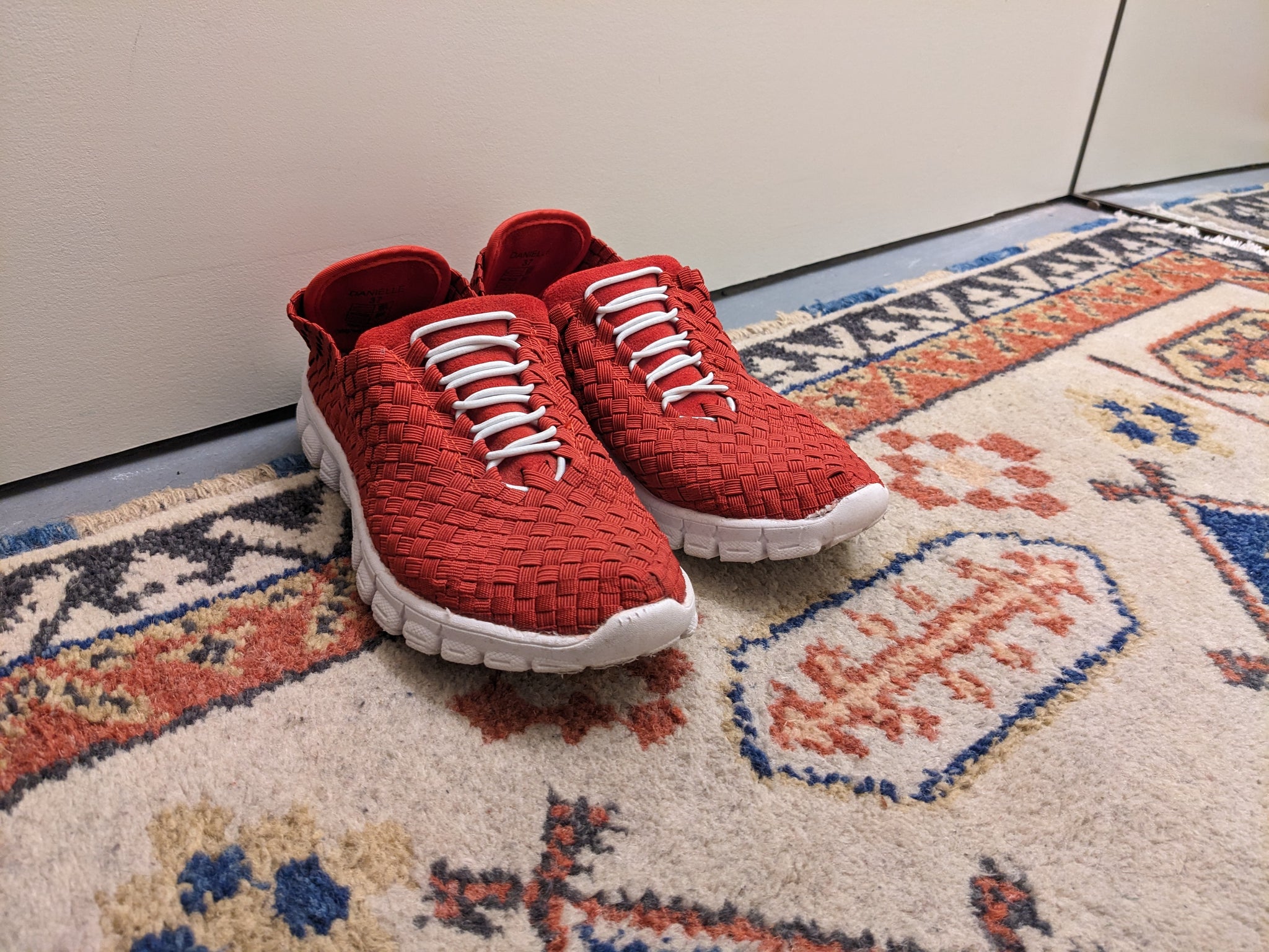 Red Woven Sneakers (us7)